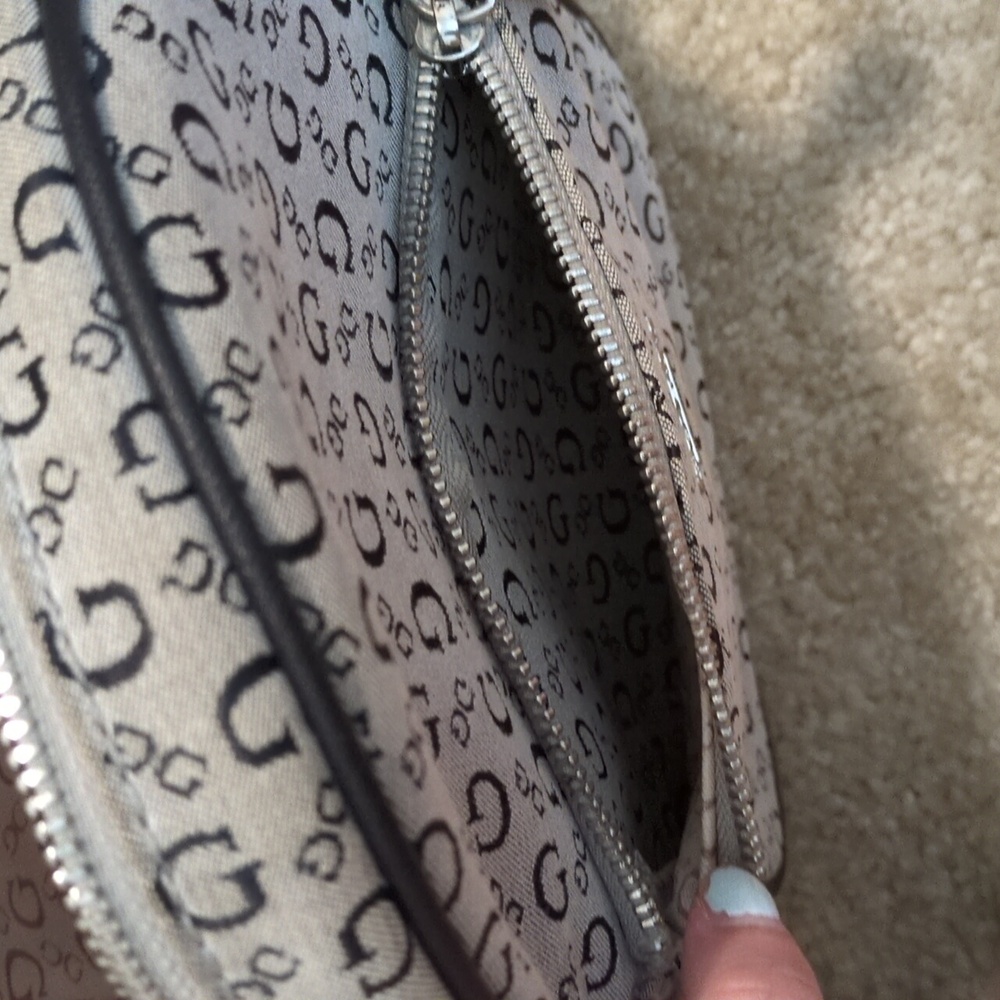 Guess Mini Backpack - Picture 4 of 9